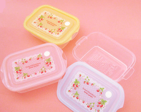 https://thehappytoystore.com/cdn/shop/products/Stberry_Food_Container_-_3pcs_2_large.jpg?v=1410704671